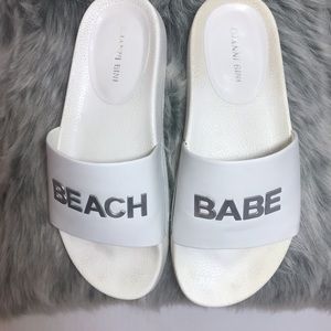 Gianni Bini “Beach Babe” White Slide Sandals SZ 8